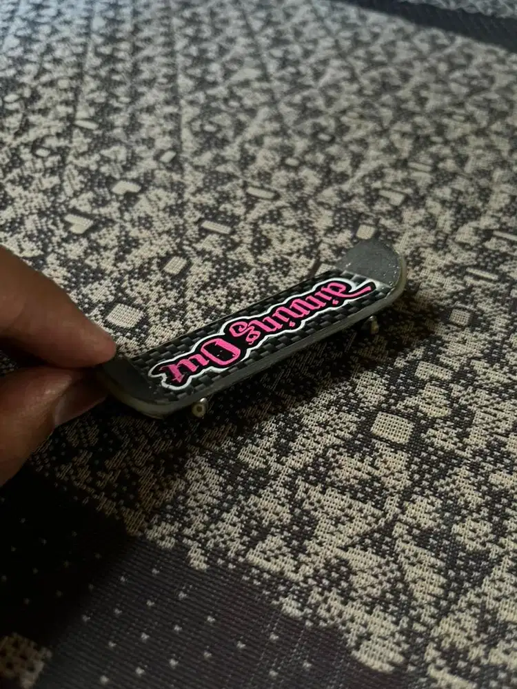 Mainan skatebord mini