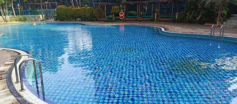 PERAWATAN KOLAM RENANG