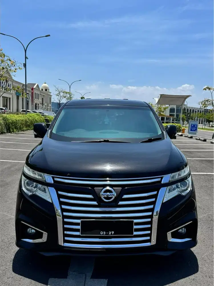 Nissan Elgrand 2.5 Highway Star 2014