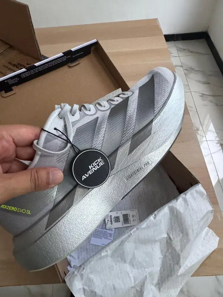 Sepatu Adizero Evo SL Grey