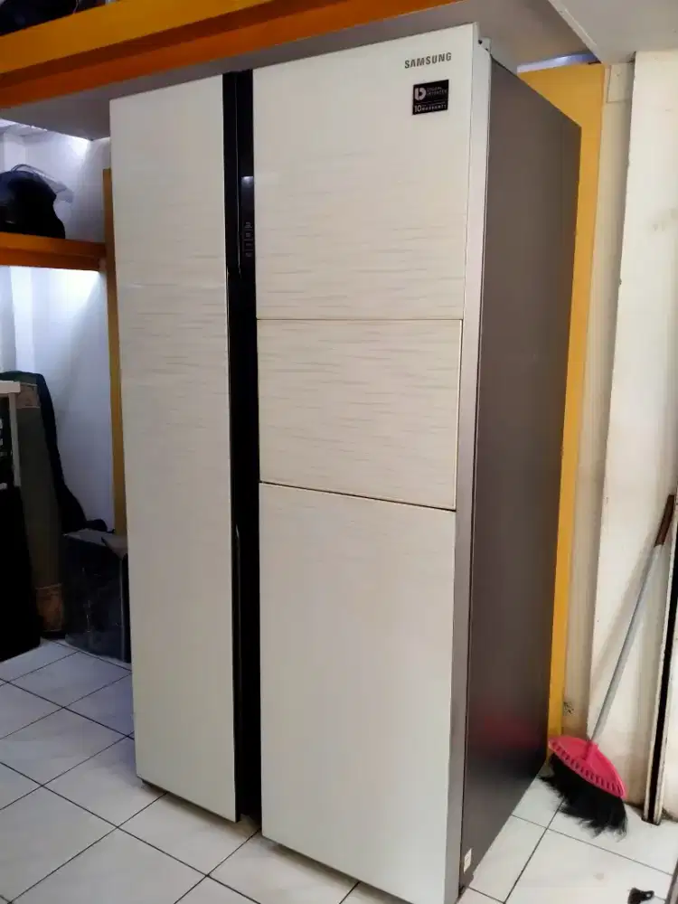 Kulkas samsung side by side RS554NRUA1J