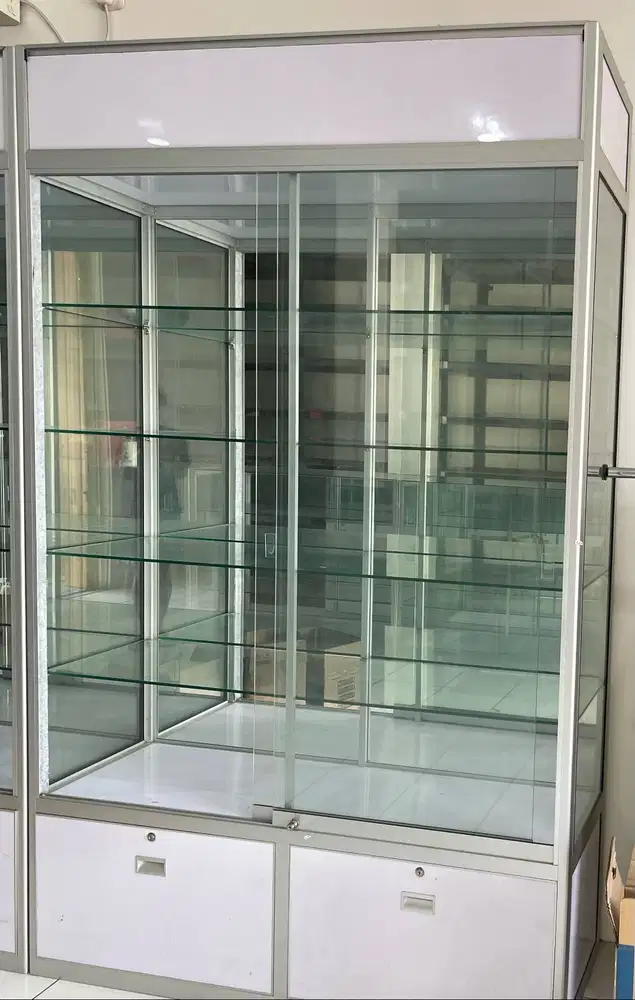READY!!! ETALASE LEMARI KACA CUSTOM SEPERTI BARU 99% PERFECT CONDITION
