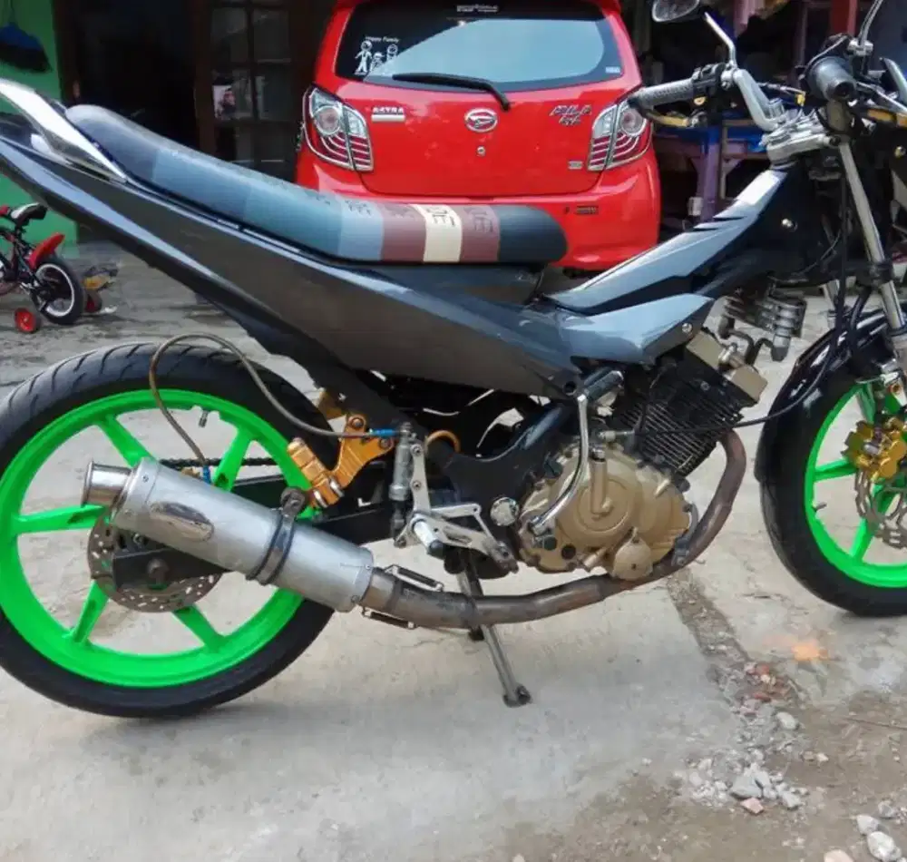 Suzuki satria motor