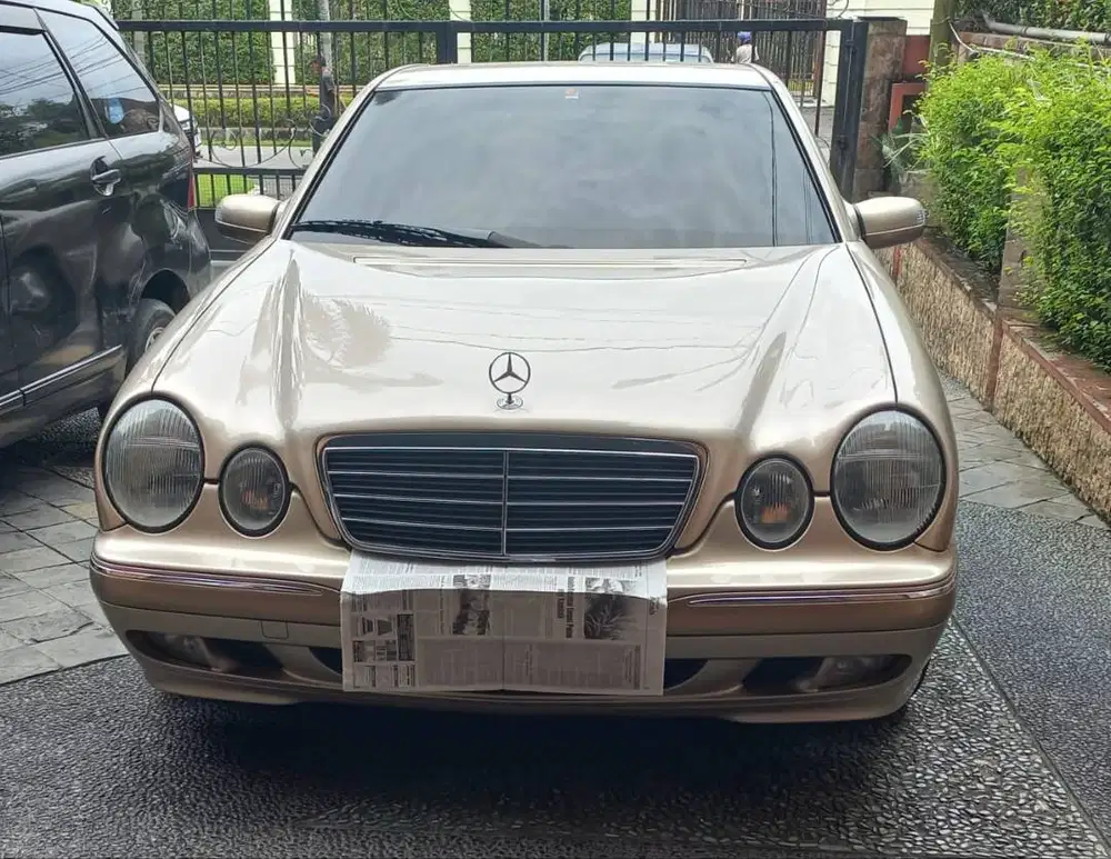 Mercedes Benz E240 new eyes