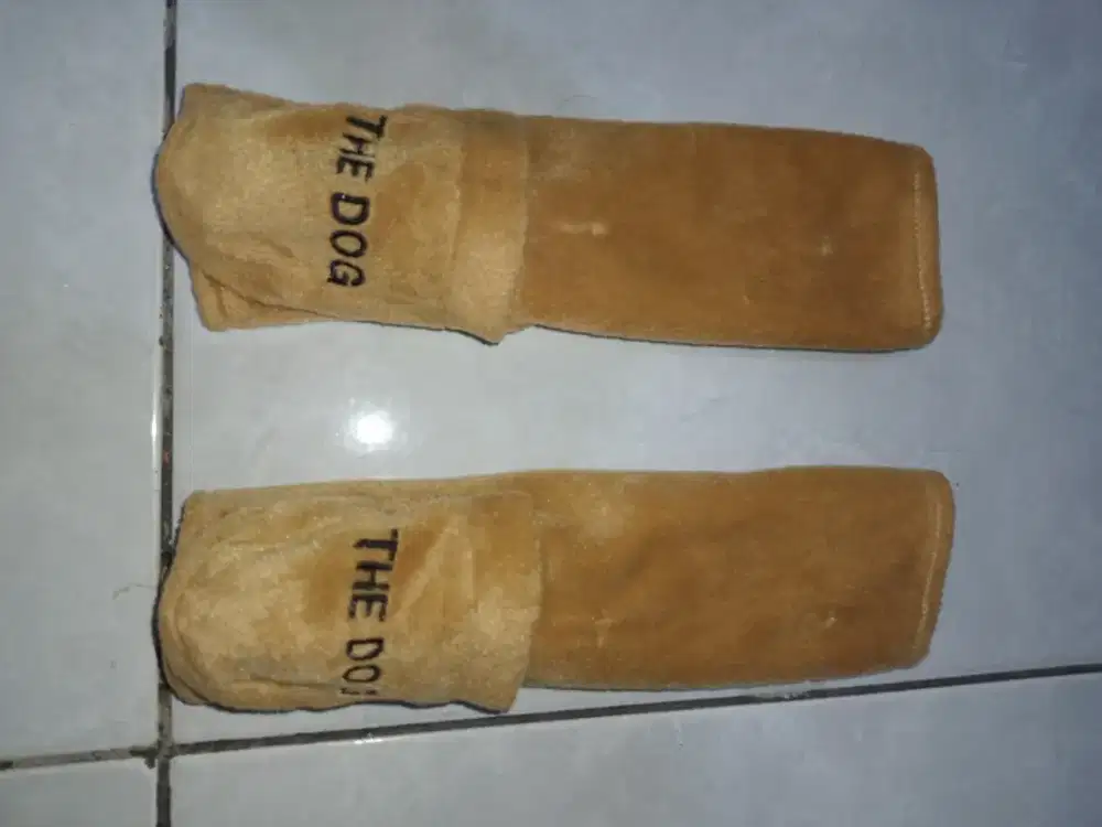 Sarung seatbelt mobil, motif tulisan the dog, bahan halus lembut, nego