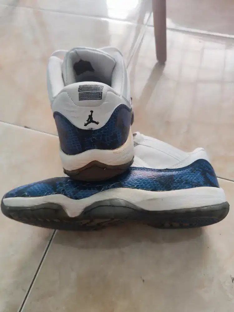 Sepatu basket air jordan low