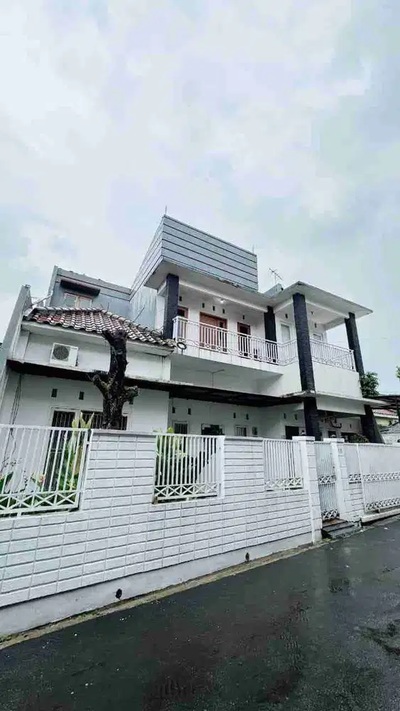 Dijual rumah bagus 2lantai di Pandu Raya