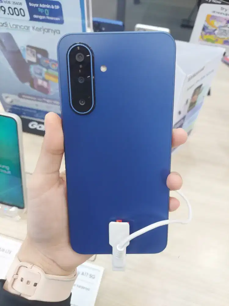 NEW!! Samsung A17 5G 8/256 GB Kredit 0%