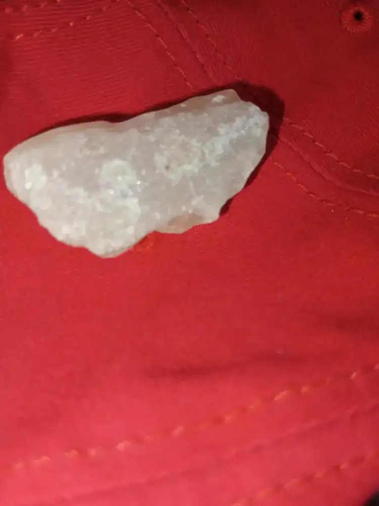 Batu akik putih