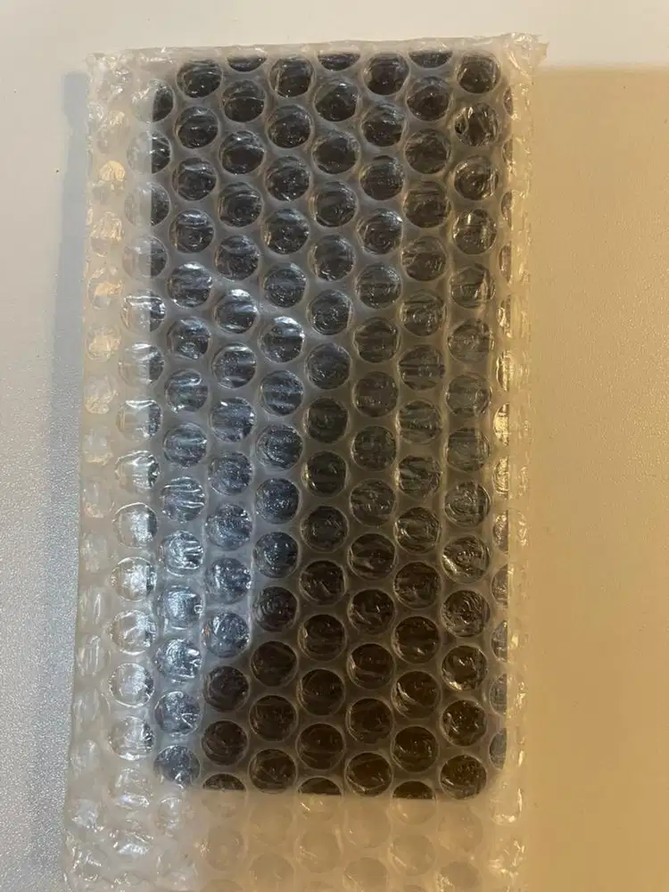 LCD iPhone 11 Original – Kondisi Masih Normal, Ada Garis Hitam Kecil