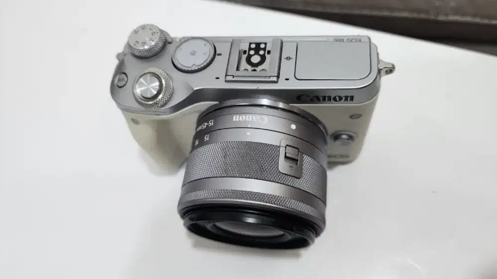 KAMERA Canon EOS M6 Lensa 15-45