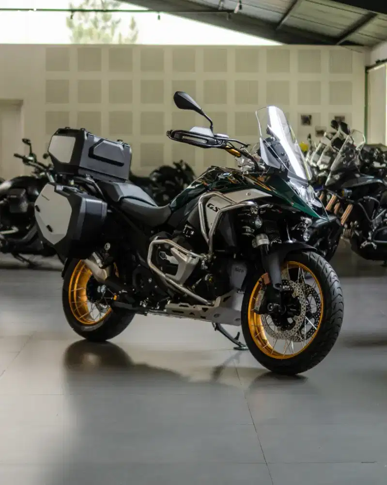 BMW GS1300 Option 719 Tramuntana Aurelius Green Metallic 2024