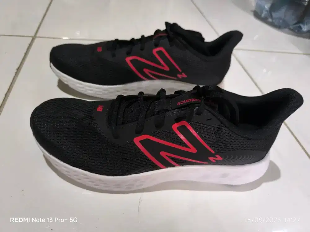Sepatu New balance baru