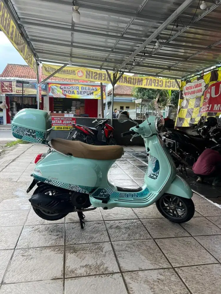 Vespa LX 125 Batik 2023