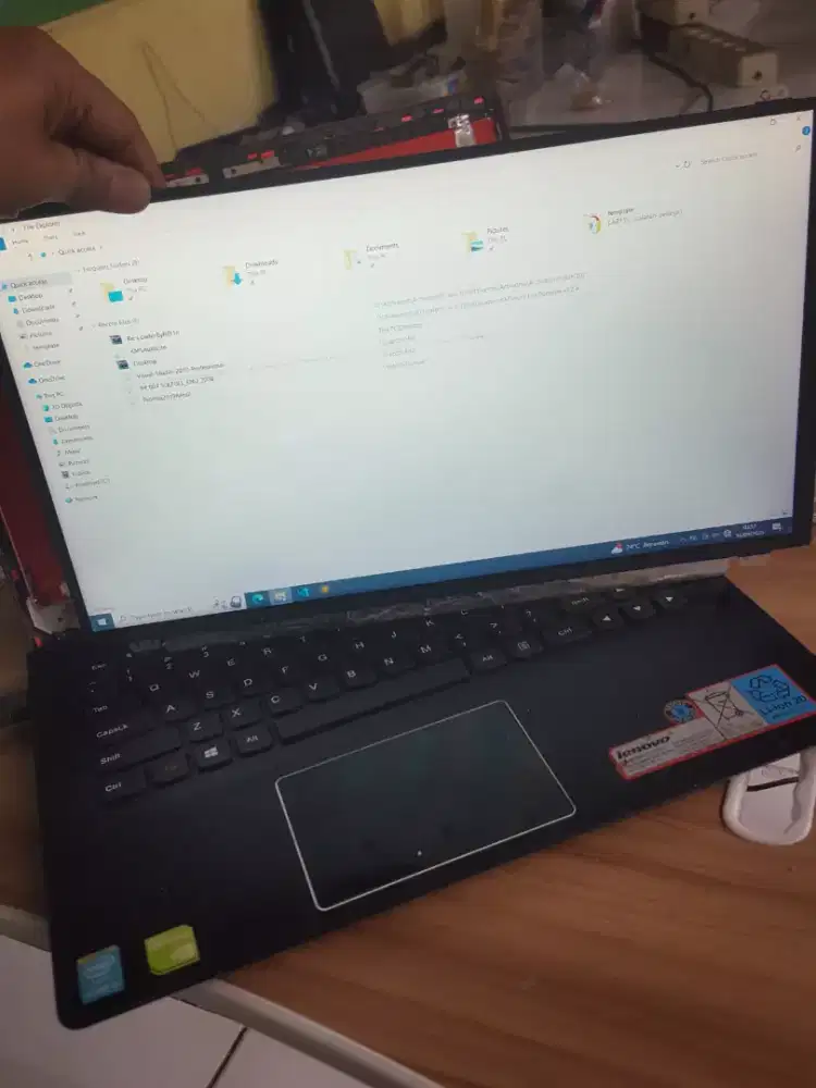 Led laptop slim 30 pin 15.6 minus dipinggir ada putih