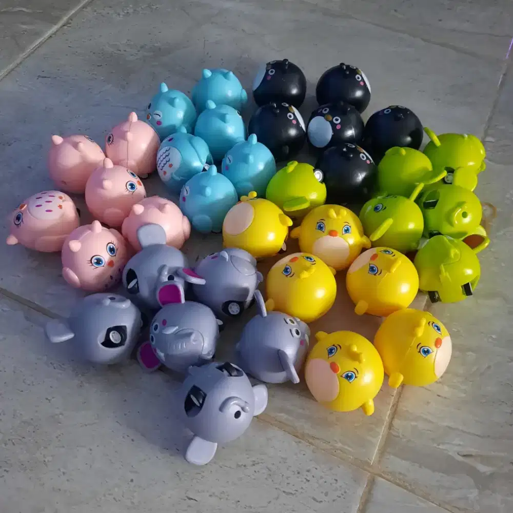 Mainan anak pull back runner