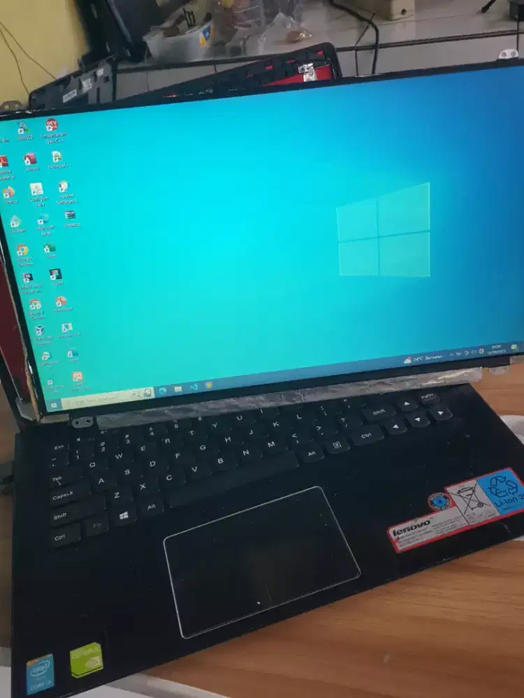 Led laptop slim 30 pin 15 .6 minus ada merah diatas sedikit