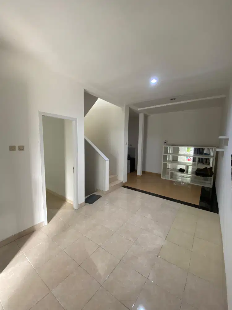 Rumah 2 Lantai di Graha Raya Fortune Breeze