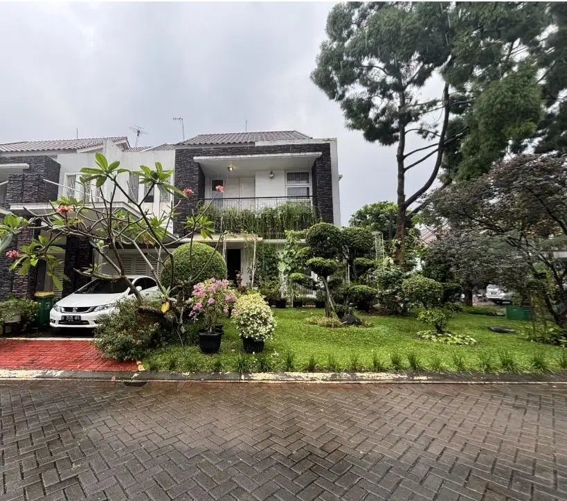 Rumah Luxury Hoek, Full Furnish Di Raffles Hills Cibubur