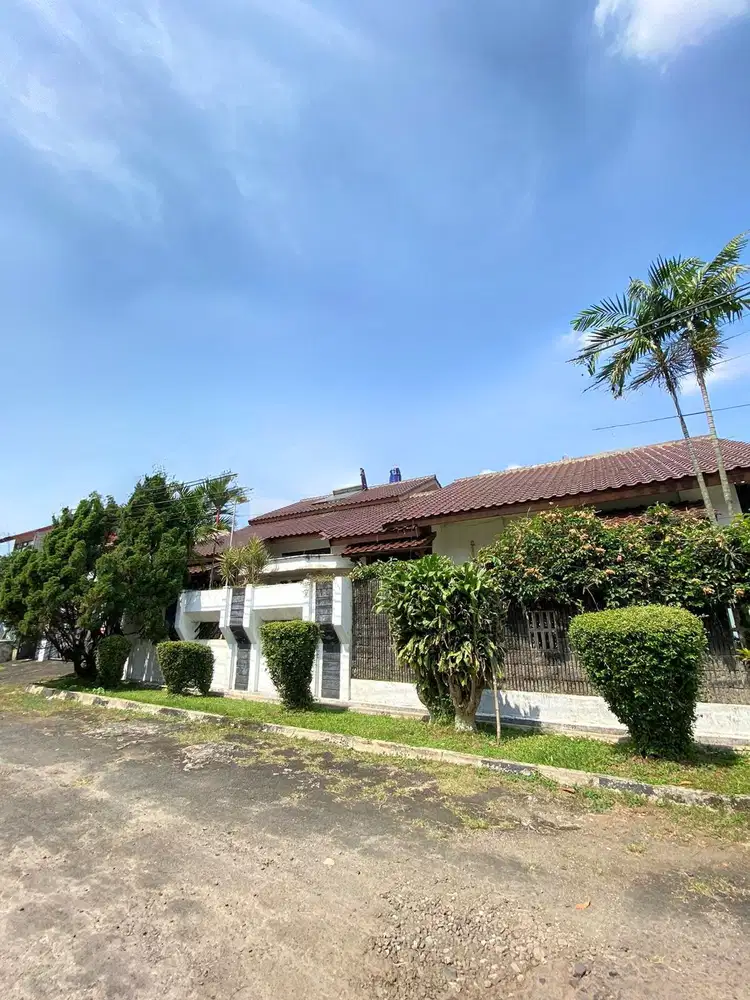 Dijual Rumah Luas & Nyaman di Cinere Blok H - 1,5 Lantai, Lokasi Strat