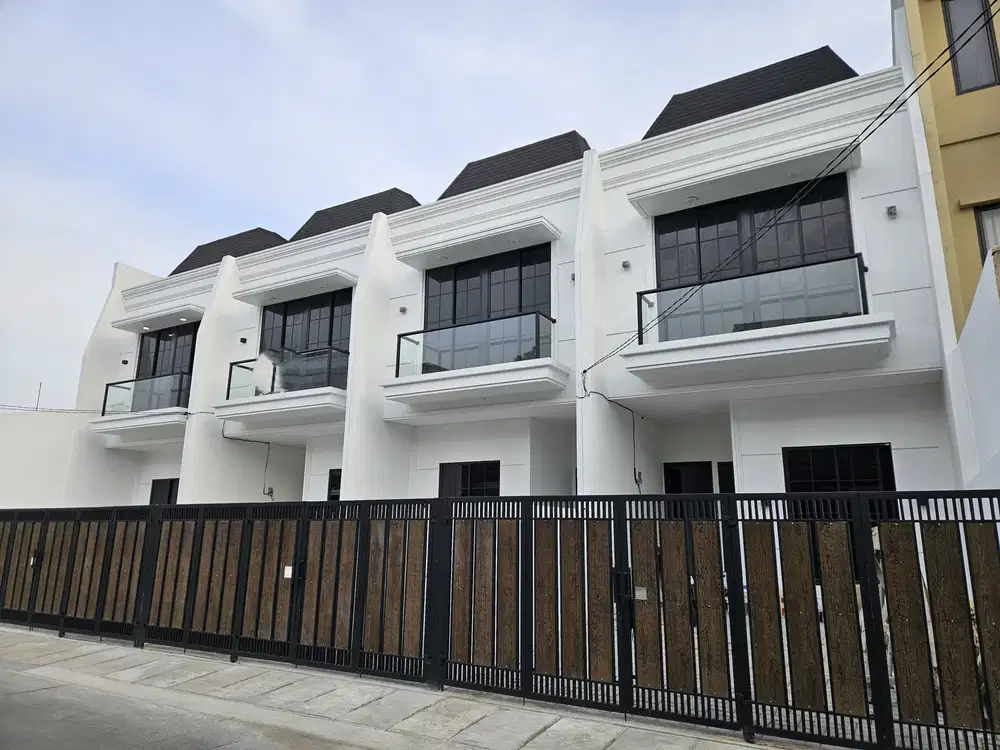 DIJUAL RUMAH BARU 2 LANTAI 5 X 20 DI KAVLING DKI MERUYA JAKARTA BARAT