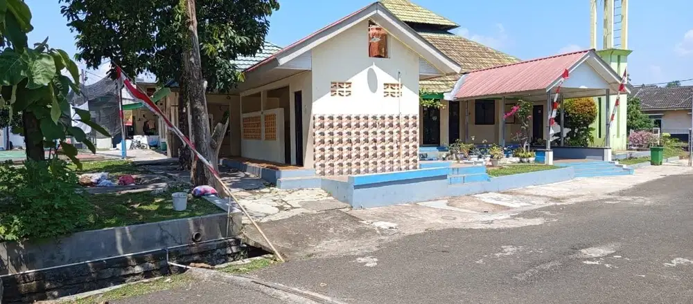 Rumah Cantik Rapi Depan Lapangan, Jalanan Luas Plus Kitchen Set