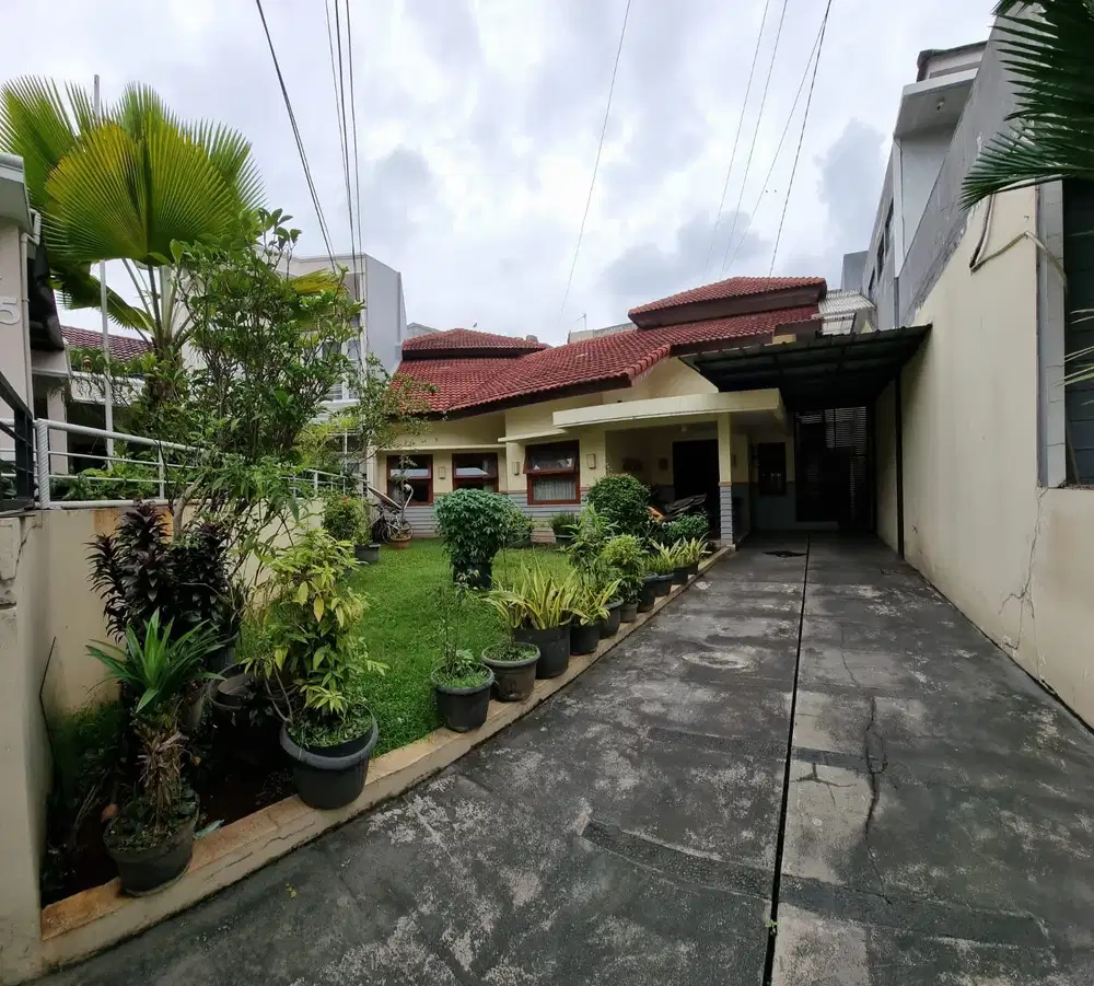Rumah depan taman ramah anak