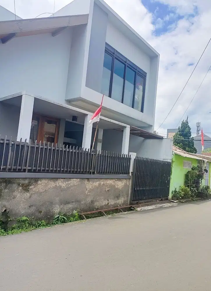Dijual Rumah 2 Lantai di Cibolerang Kopo Bandung