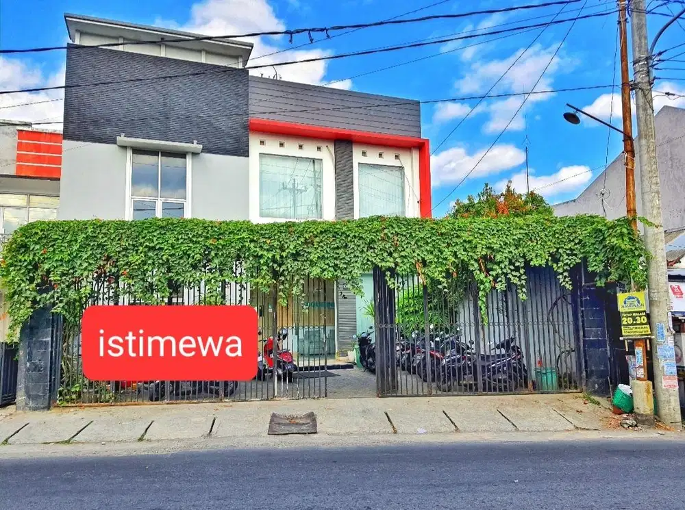 Dijual Rumah Mewah, Lokasi Strategis 5 Menit ke kampus UII, Amikom, UPN dan Pakuwon Mall.