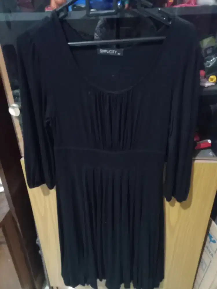 Dress wanita hitam