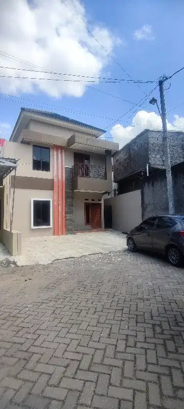 Rumah Mewah di Makam Haji Solo