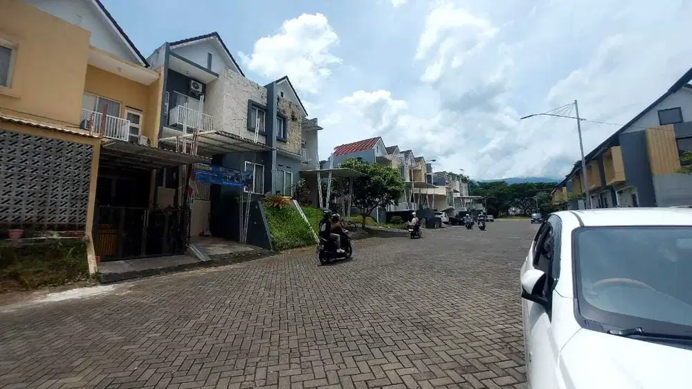 Jual rumah lantai 2 siap huni