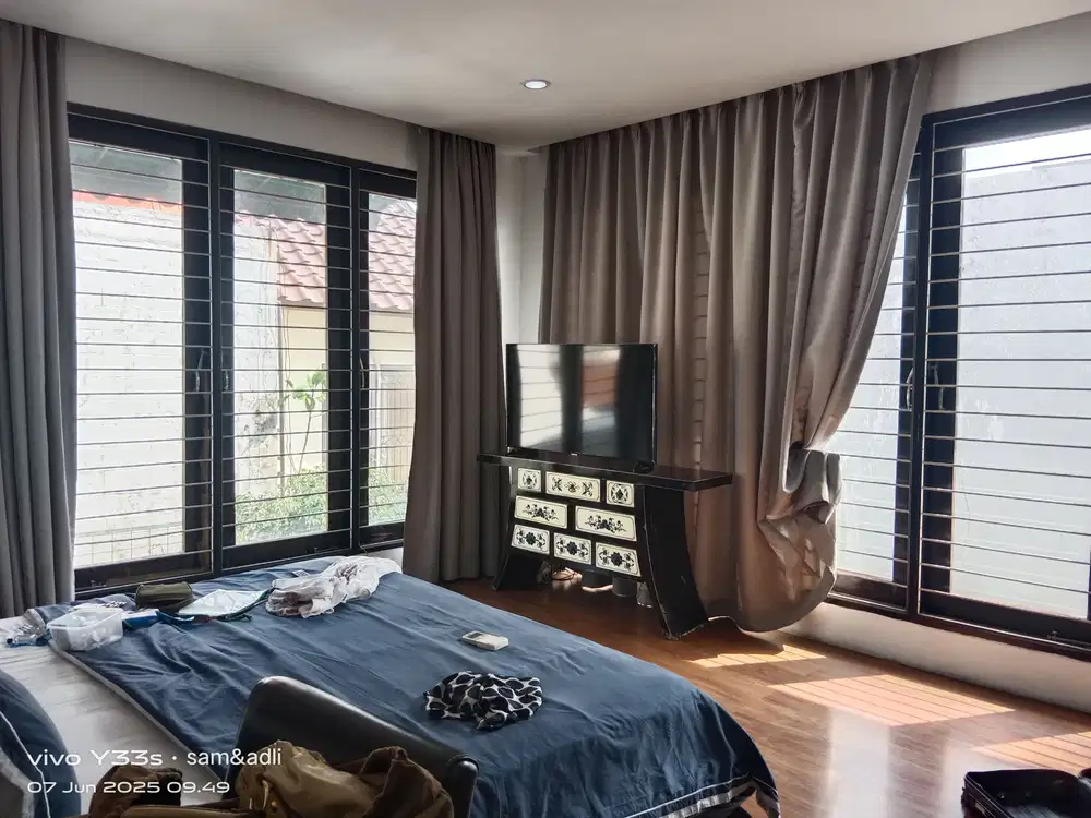 Turun Harga Rumah  Asri di Pejaten Barat