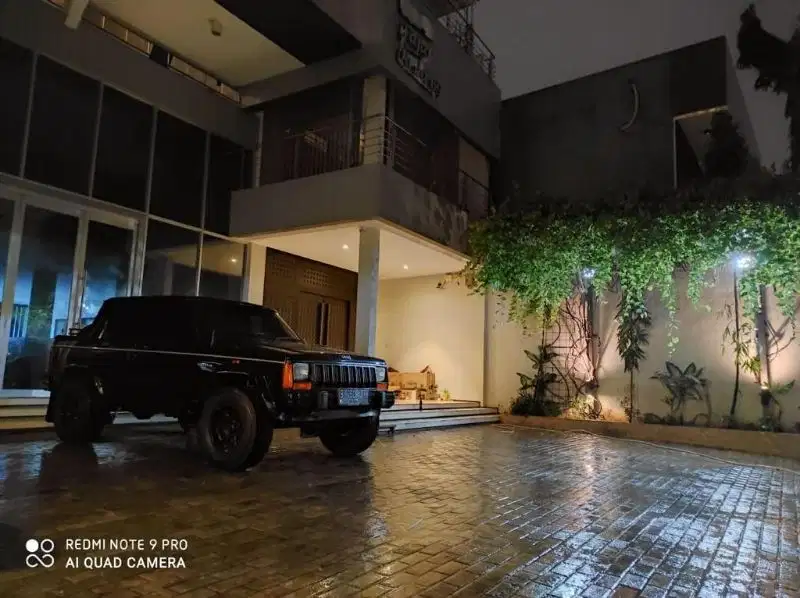 dijual gedung beserta isinya dikemang siap huni