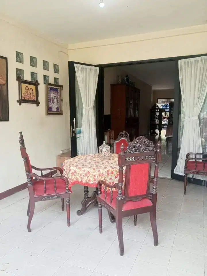 Rumah tinggal sangat cocok utk tempat usaha kuliner, klinik, showroom