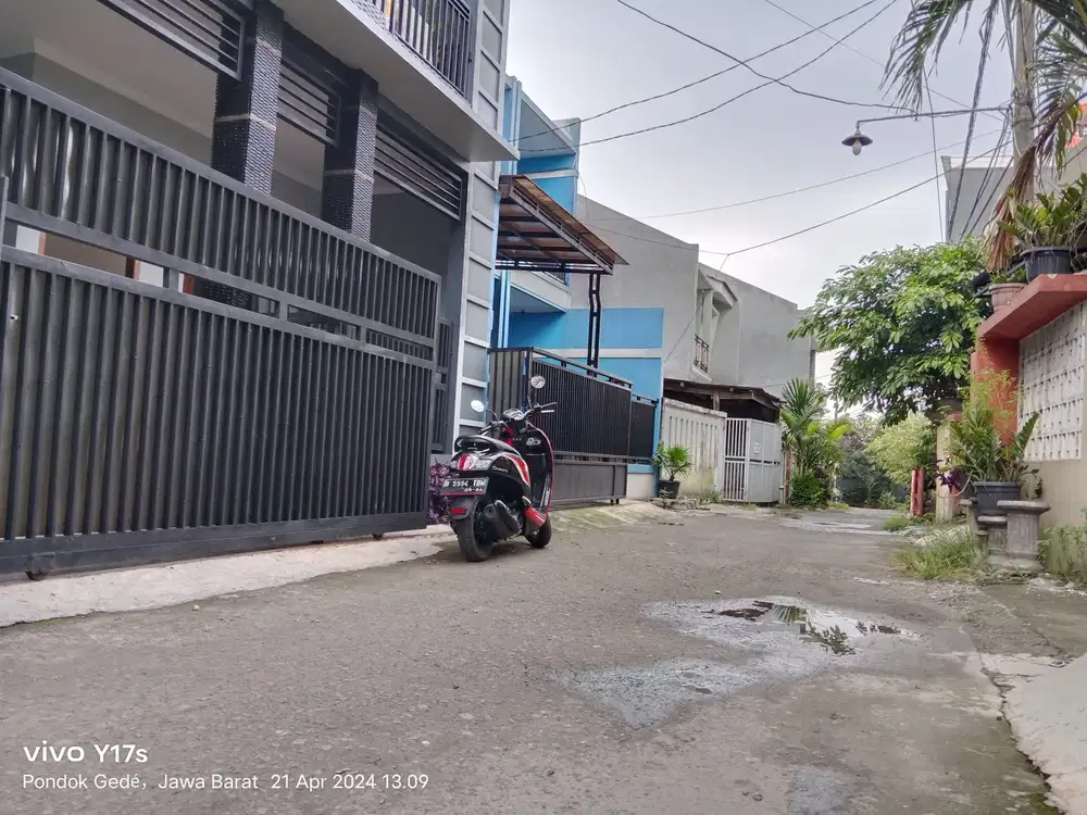 Rumah siap huni 2 lantai Rp. 1 Millyar Nego Jatimakmur pondok gede
