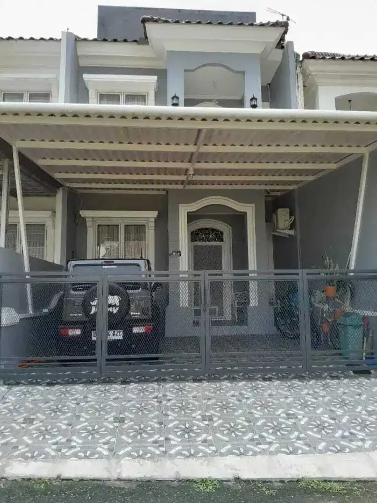Dijual rumah 3 lantai di Citra Gran Cibubur