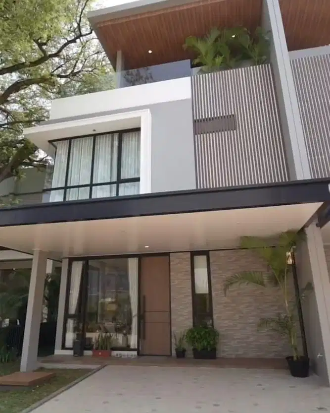 Rumah 3 lantai dekat stasiun MRT Lebak Bulus