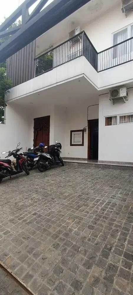 Rumah 2 Lantai Ada Rooftop Dan Siap Huni Dekat Taman Kota Di Jagakarsa