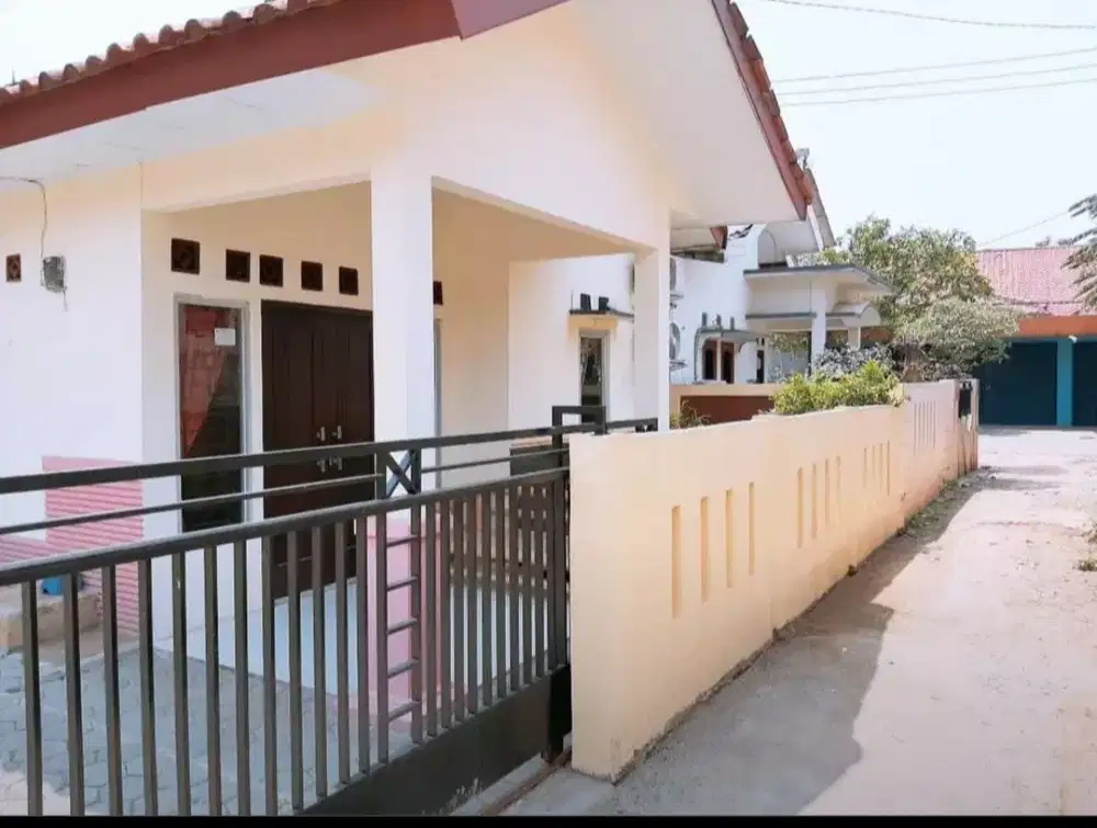 Di Jual  cepat Rumah  Rivaria -Sawangan luas tanah 220m2