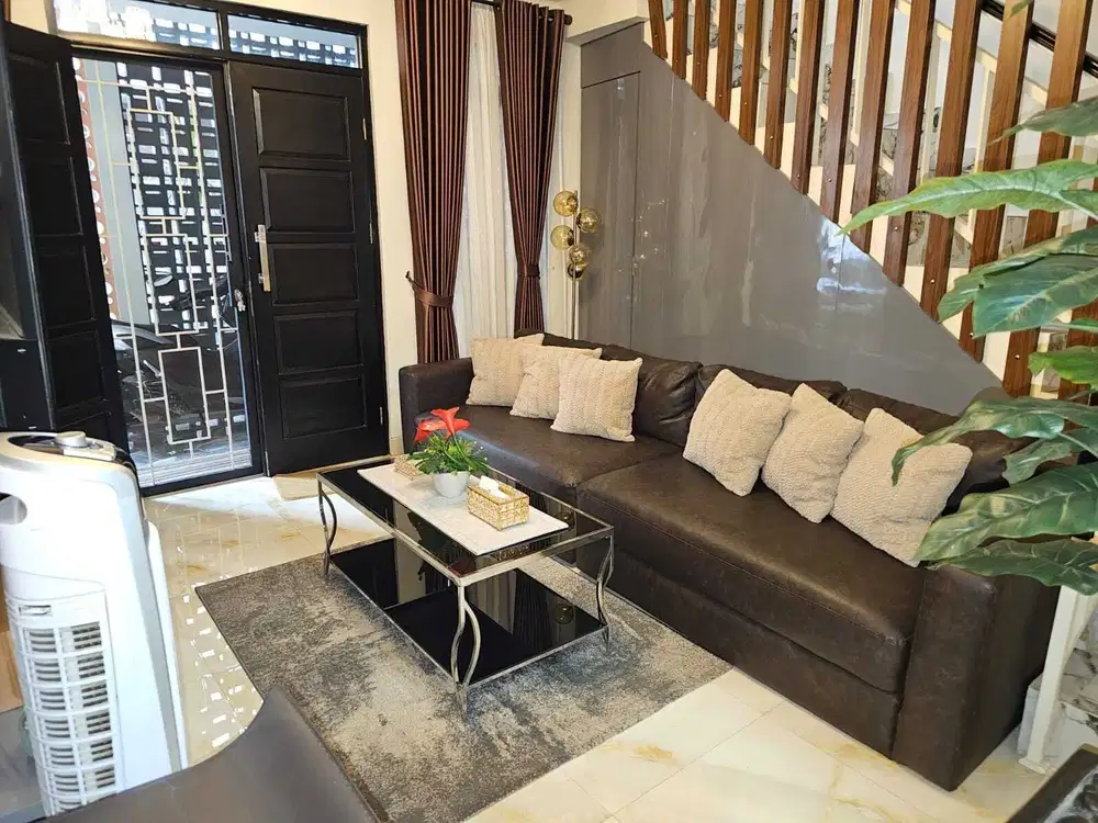 Dijual Rumah Mewah 3 lantai lokasi strategis di Jagakarsa, Jakarta Selatan