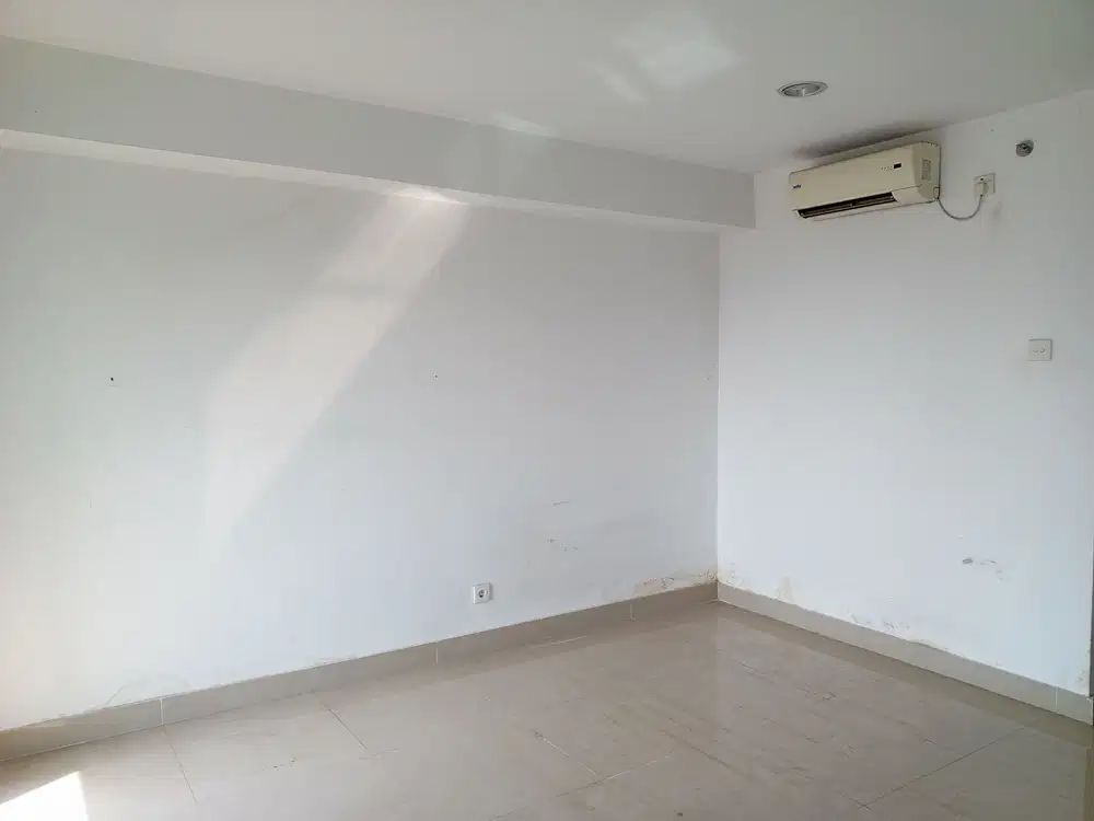 Di jual studio murah Unfurnished Apartemen Tamansari The Hive