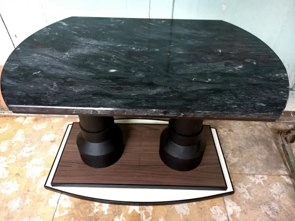 Meja Tamu Marmer China. (73 ×52)