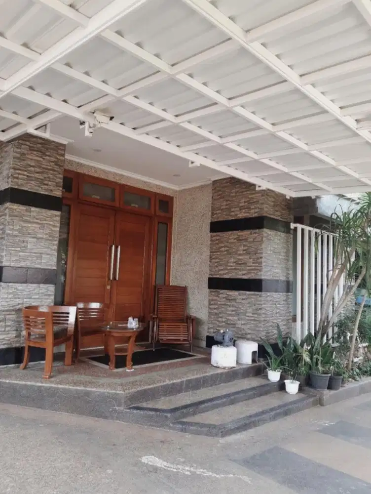 Rumah 2 lantai siap huni di Perumahan Meruyung, Limo Depok