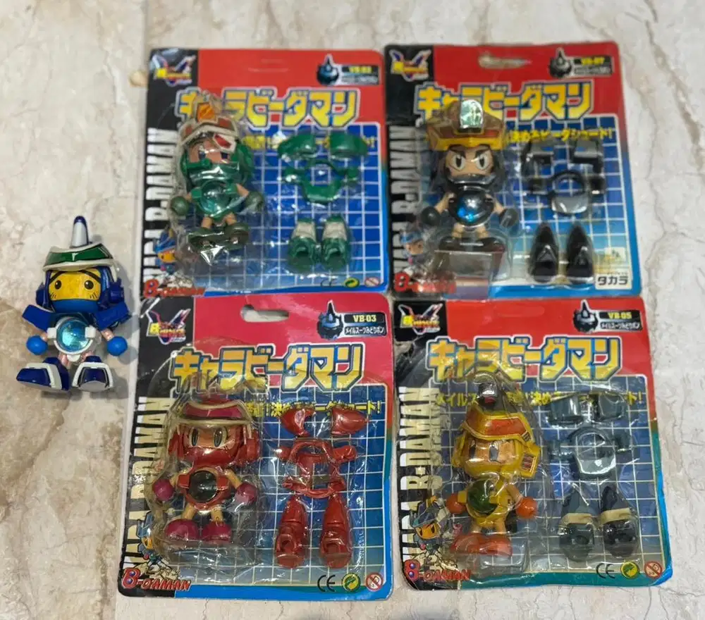b-daman bakugaiden 1 set 5 pcs , bomberman koleksian
