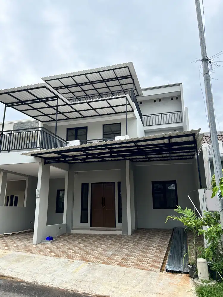 Rumah bagus 3 lantai dekat pintu toll bsd serpong