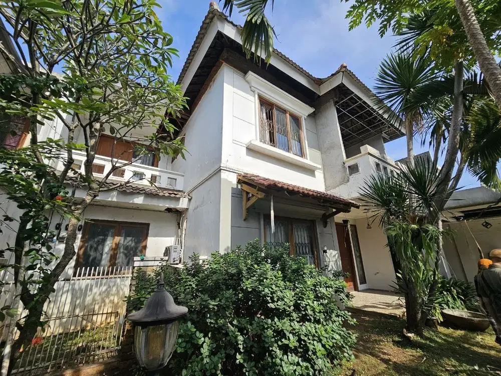 Rumah strategis bisa untuk tinggal & komersial cocok untuk buka usaha