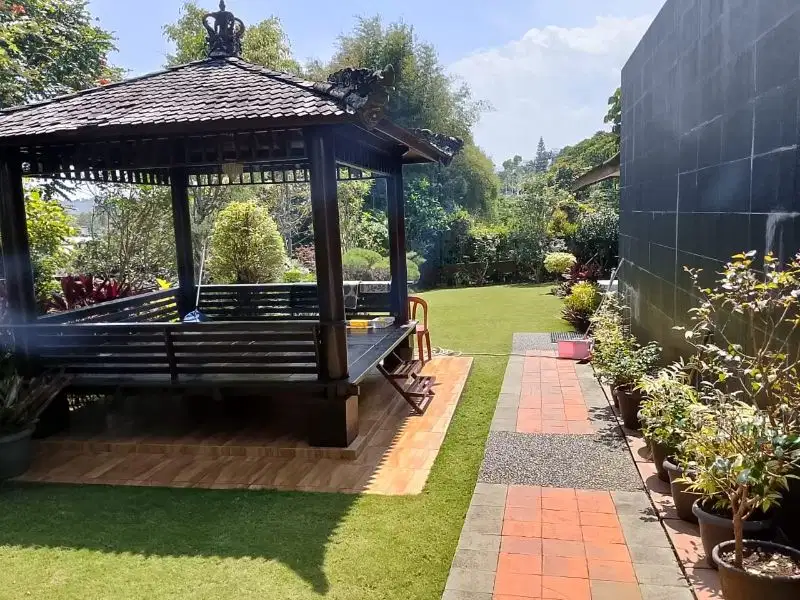 DIJUAL - VIMALA HILLS,  PANGRANGO - HOOK and FRONT OF PULLMAN HOTEL