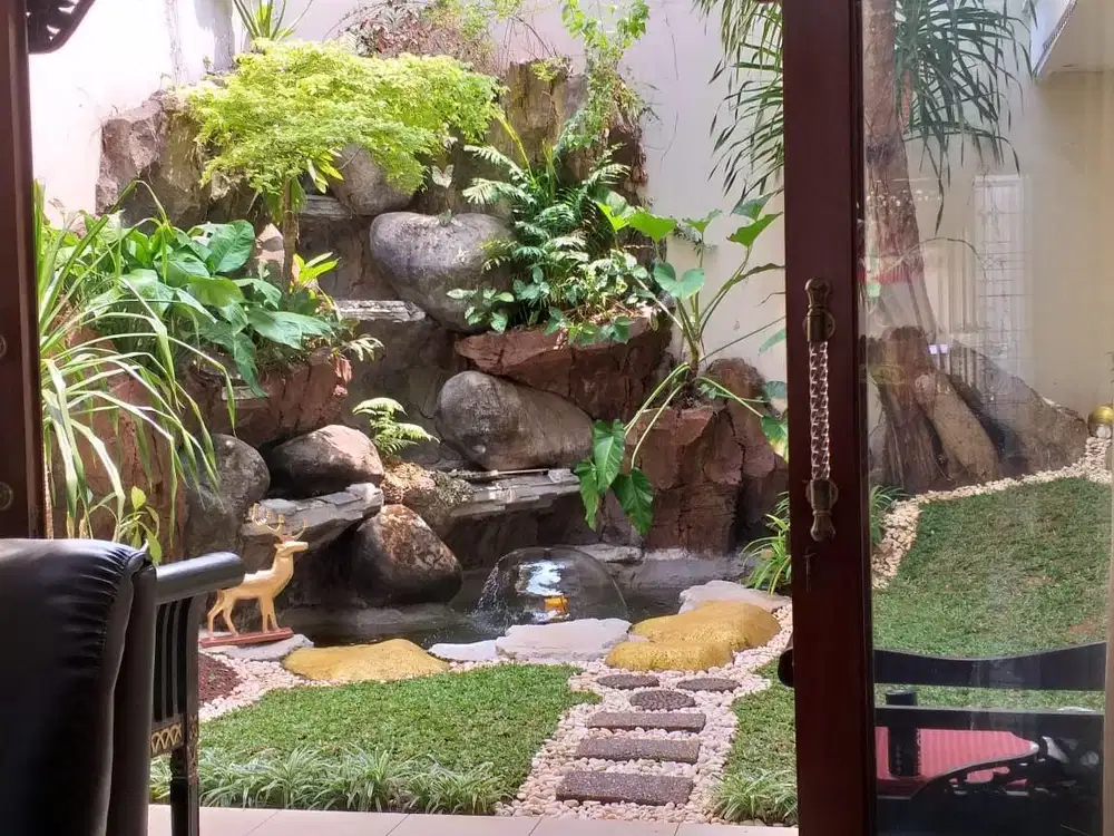 Rumah unique pinggir jalan dan murah