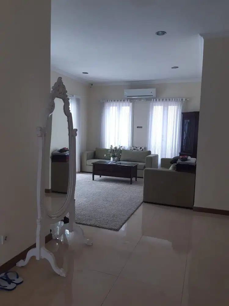 Rumah Strategis, artistik, lingkungan tenang aman dan murah